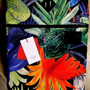 Herschel Supply Highland Luggage size Small